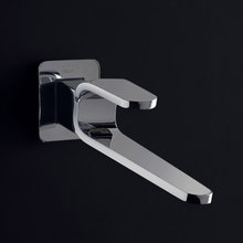 Смеситель Cisal Kawa KA00551021 для раковины на 1 отверстие из стены, излив 215-245 мм, цвет хром