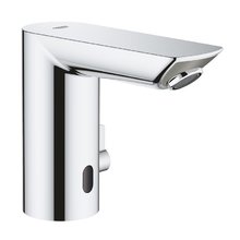 Смеситель Grohe Bau Cosmopolitan E 36453000 для раковины хром, с инфракрасным управлением, с адаптером