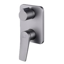 Смеситель для ванны и душа Lemark Bronx LM3727GM, графит