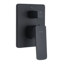 Смеситель Allen Brau Infinity для ванны и душа, на 2 потребителя, черный матовый, 5.21014-31