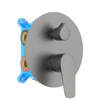 Смеситель Aquatek Бетта AQ1147BGM, для ванны и душа, черный хром шлифованный