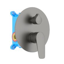 Смеситель Aquatek Бетта AQ1146BGM, для ванны и душа, черный хром шлифованный