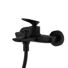 Смеситель Aquame Como AQM6512MB, для ванны и душа, с душевым гарнитуром, цвет черный матовый