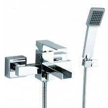 Смеситель Remer Qubika Cascata QC02 для ванны и душа, с душевым гарнитуром, цвет хром